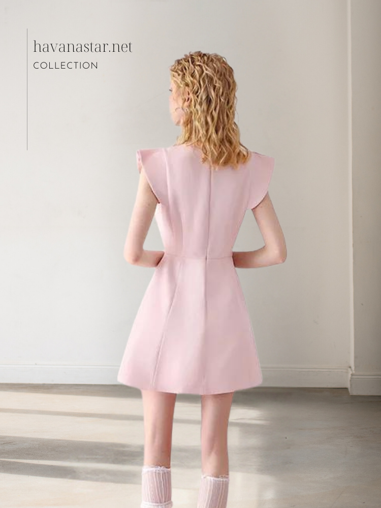 فستان عالي الجودة مزين بالخرز واللؤلو ثلاثية الابعاد